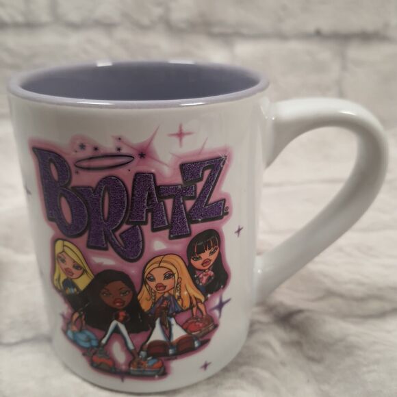 Bratz Dolls Group 16 oz Ceramic Coffee Mug Collector's Edition Purple Glitter - Picture 4 of 7